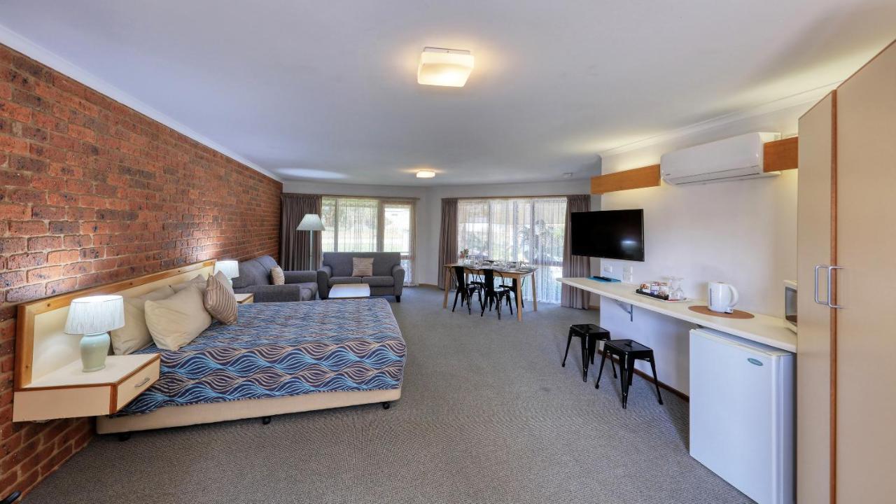 Tooleybuc Club Motor Inn Экстерьер фото