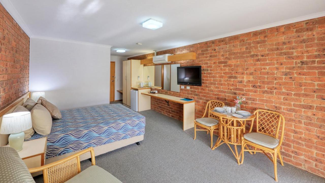 Tooleybuc Club Motor Inn Экстерьер фото