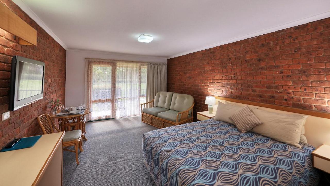 Tooleybuc Club Motor Inn Экстерьер фото