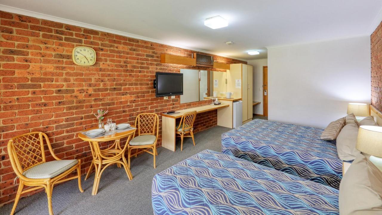 Tooleybuc Club Motor Inn Экстерьер фото
