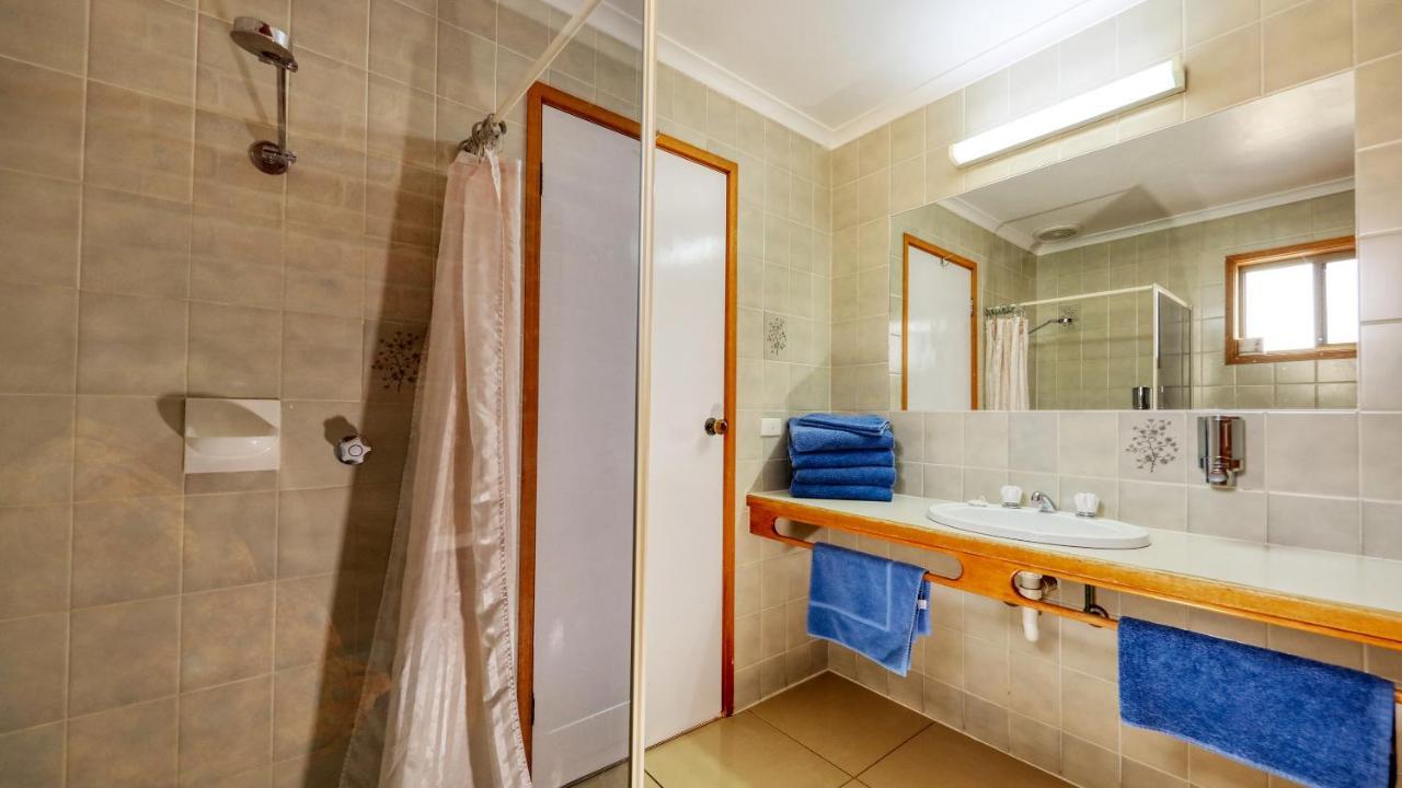Tooleybuc Club Motor Inn Экстерьер фото